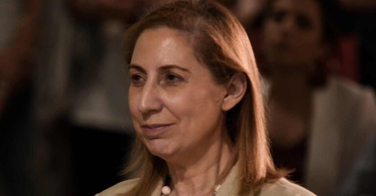 Πήραν φωτιά τα μαλλιά της Μαριλίζας Ξενογιαννακοπούλου μέσα στην εκκλησία: Την έσωσε ο παπάς τελευταία στιγμή