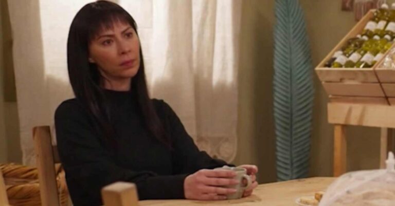 Η γη της ελιάς: Η Αρετή προσπαθεί να πείσει τη Βασιλική και τον Φίλιππο ότι έχει μετανιώσει