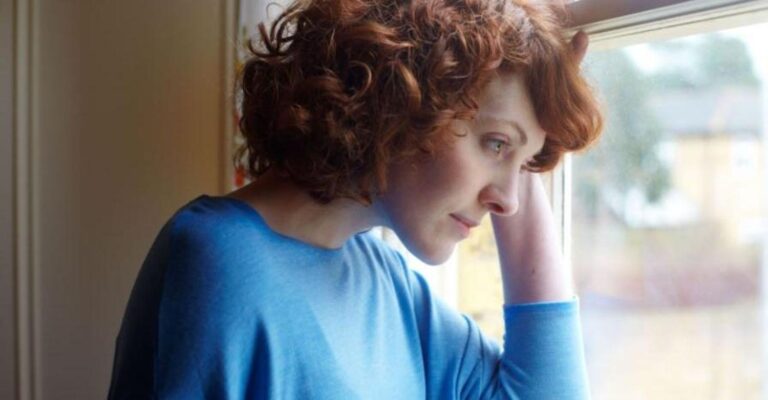 «Έγινα γιαγιά στα 39 μου – Nιώθω σαν να γέρασα πριν την ώρα μου, περνάω κατάθλιψη»