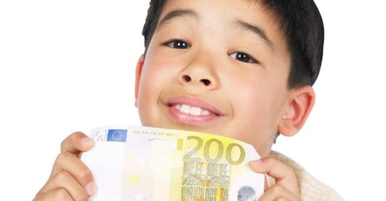 Με λένε Κώστα και βάζω τη διατροφή απευθείας στον λογαριασμό του 8χρονου παιδιού μου