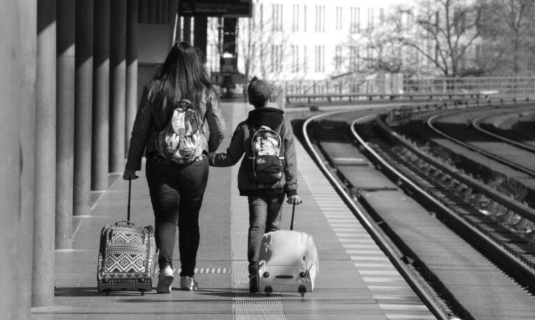 Η μέρα που σχεδόν το έσκασα από το γάμο μου και βρέθηκα σε ξένη χώρα με μικρό παιδί