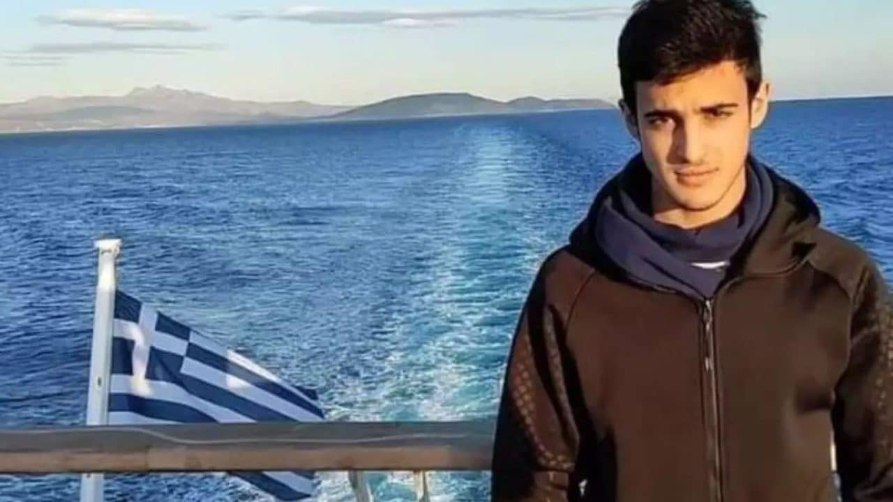 trechan ta matia moy potamoi kovontai ta podia moy sygklonizei o pateras toy 23chronoy kyprianoy poy skotothike sta tempi 2 1280x720 1