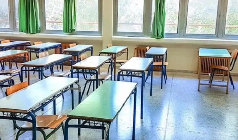 Απίστευτη καταγγελία: Δασκάλα έβαλε σε 10χρονους μαθητές εpωτική ταινία μεταξύ εφήβων αγοριών σε δημοτικό σχολείο