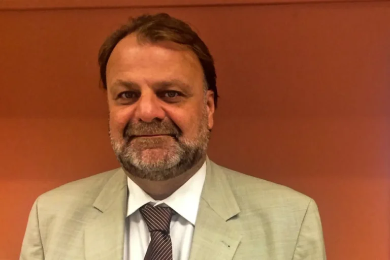 Εξαιρετικά κρίσιμη η κατάσταση του Λάζαρου Λασκαρίδη – Δεν είναι αισιόδοξοι οι γιατροί