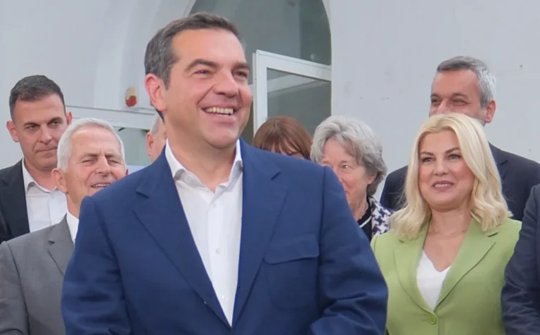 Ράνια Θρασιά: «Έχω ψηφίσει ΠΑΣΟΚ… Στα μάτια του Τσίπρα είδα την αλήθεια» – Η αποκάλυψη για την σχέση της