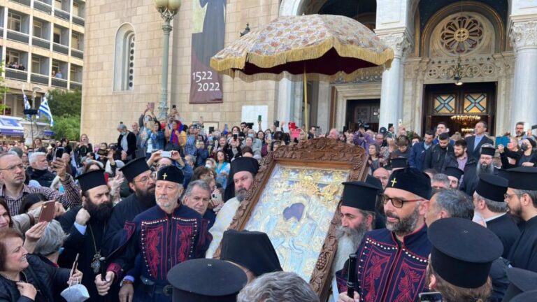 Σε κλίμα συγκίνησης και πνευματικής χαράς η αναχώρηση της Ιεράς Εικόνας του «Άξιον Εστί» από την Αθήνα