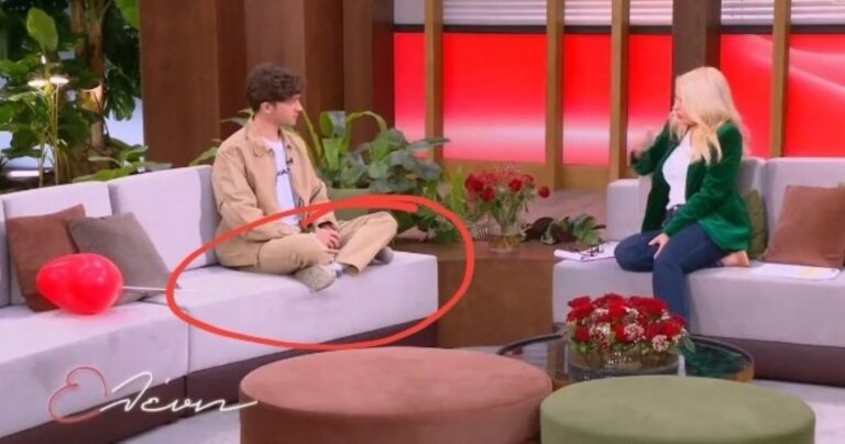 «Απαράδεκτος…είναι αγένεια» – Ξεσκίζουν τον Ταμπακάκη για τα πόδια πάνω στον καναπέ της Μενεγάκη