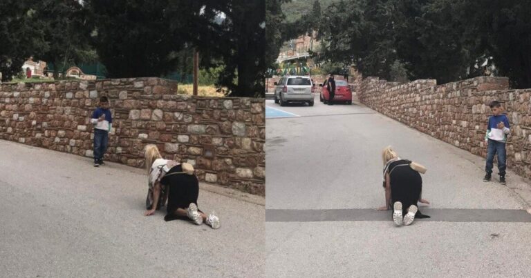 Μητέρα πηγαίνει στα γόνατα να προσκυνήσει τον Άγιο Εφραίμ και ο γιος την εμψυχώνει σε όλη τη διαδρομή