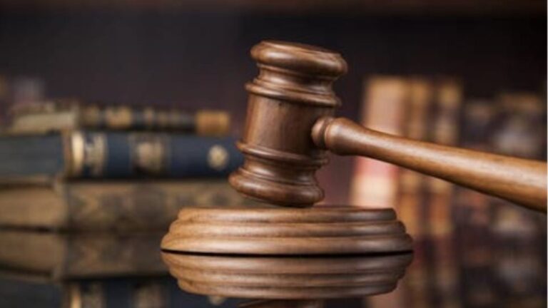 Δικαστική απόφαση «βόμβα» βάζει φρένο στα funds