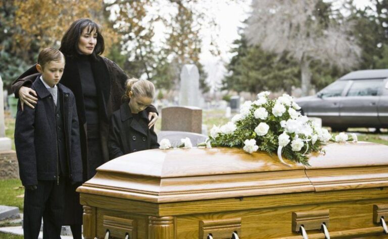 Έχασα τον άντρα μου στα 36 μου και μεγάλωσα μόνη τον γιο μου και τις κόρες του από άλλο γάμο