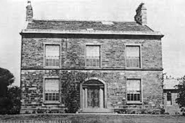 Κατάπια τον εμετό μου από τη σεξουαλική κακοποίηση που δέχτηκα στο ίδρυμα: Η αληθινή ιστορία που έγινε βιβλίο