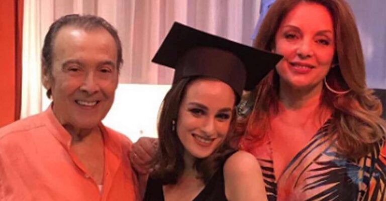 «Βόμβα» για την Άντζελα Γκερέκου: Ξανά μάνα στα 64 – Υιοθετεί παιδί και το βγάζει «Τόλη»