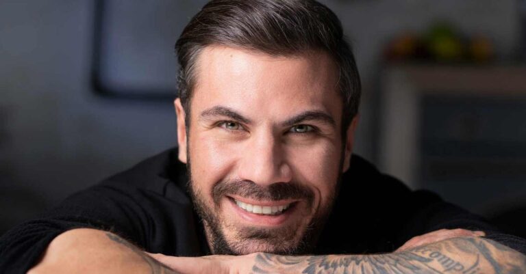 Μετά το κλείσιμο των καταστημάτων του: Το επόμενο βήμα του Άκη Πέτρετζίκη προκαλεί έκπληξη