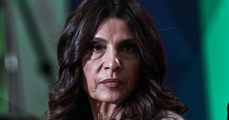 «Ας το έχουν υπ’ όψιν τους»: Η Πόπη Τσαπανίδου επέστρεψε με «άγριες» διαθέσεις