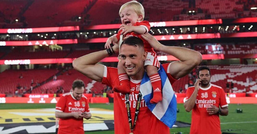 Ο Βλαχοδήμος κορυφαίος τερματοφύλακας του αιώνα στη Primeira Liga