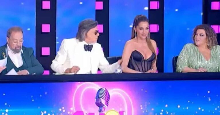 Ηλίας Ψινάκης: Η ατάκα που «πάγωσε» τη Δέσποινα Βανδή – «Πώς το έλεγαν αυτό που πήρε ο πρώην άντρας σου;»