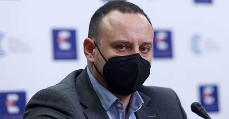 Προειδοποίηση Μαγιορκίνη: «Η επόμενη πανδημία θα είναι χειρότερη – Ύποπτη η γρίπη των πτηνών»