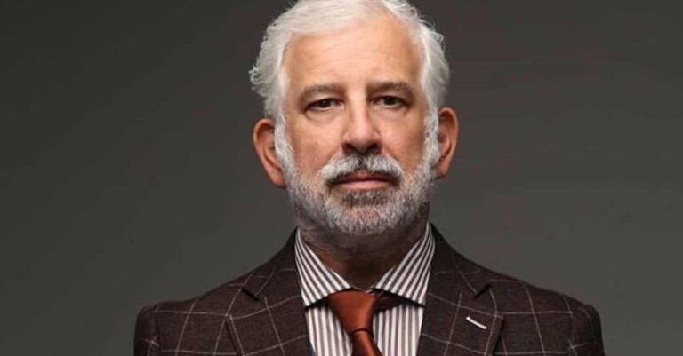 Πέτρος Φιλιππίδης: Τα μοναδικά προγράμματά του τα οποία θα εξακολουθήσουν να παίζουν στην τηλεόραση