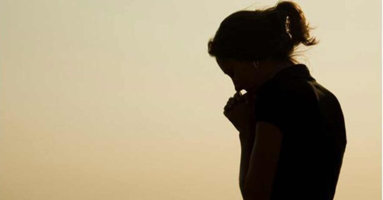 Η μάνα μου ήταν 18 όταν γνώρισε τον μπαμπά μου και τα δύο του παιδιά και τον παντρεύτηκε