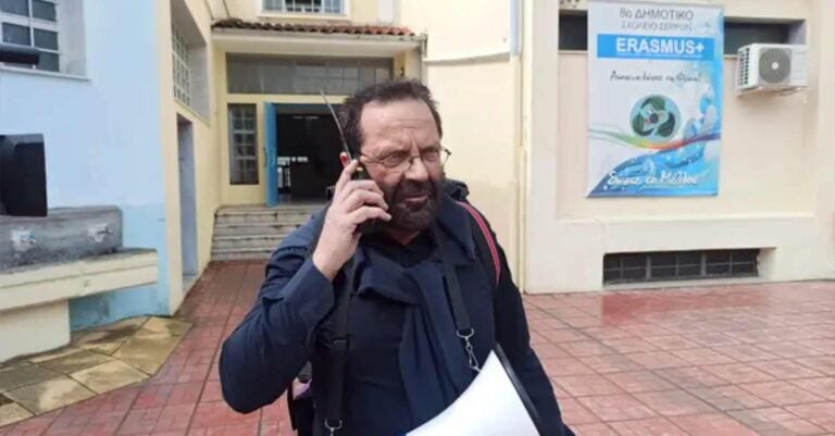 Τραγωδία: Διευθυντής Δημοτικού σχολείου το θύμα του τροχαίου που παρασύρθηκε ενώ τοποθετούσε τρίγωνο
