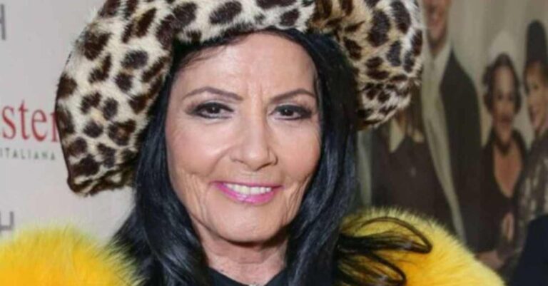 Ξέσπασμα από Ζωζώ Σαπουντζάκη: «Τα μάζεψα και έφυγα, μου έκανε τη ζωή δύσκολη  –  Με έπρηξε με τη ζήλια του…»