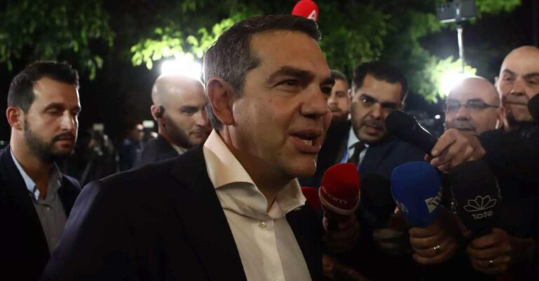 Δεν παραιτείται ο Αλέξης Τσίπρας σύμφωνα με πληροφορίες  – Έδωσε συγχαρητήρια σε Μητσοτάκη