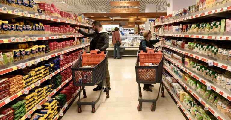 Τρέμει την ακρίβεια το 56% των πολιτών