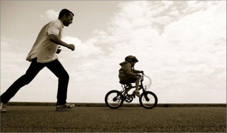 Το παιδί μου γεννήθηκε και βαφτίστηκε κρυφά. Και δεν ξέρει ότι κάποιος εκεί έξω το αναζητά…