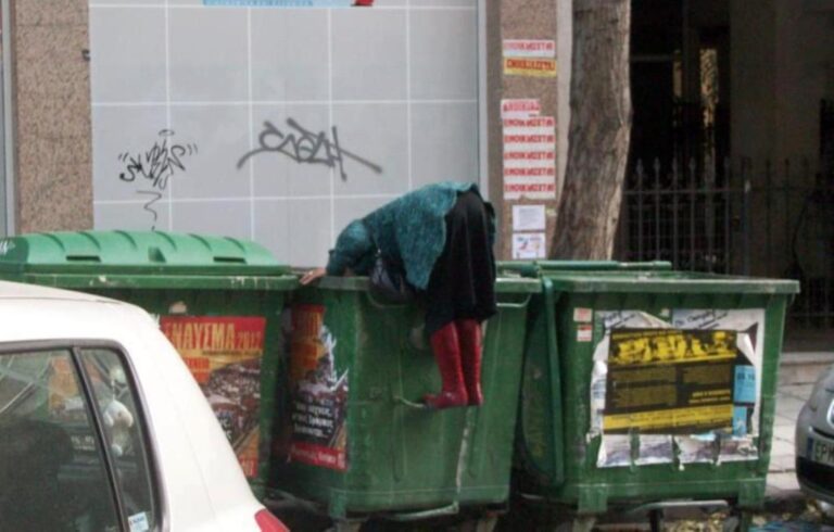 Τρώγαμε από τα σκουπίδια γιατί ο πρώην σύζυγος, μας άφησε. Ώσπου ήρθε και ζήτησε δουλειά – Η ιστορία της Λένας