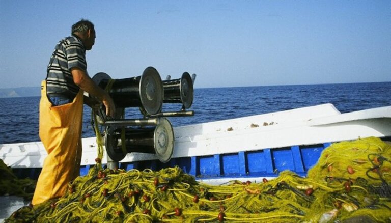 Στα δίχτυα των ψαράδων νεκροί μετανάστες – Οι «χρυσές» δουλειές των διακινητών