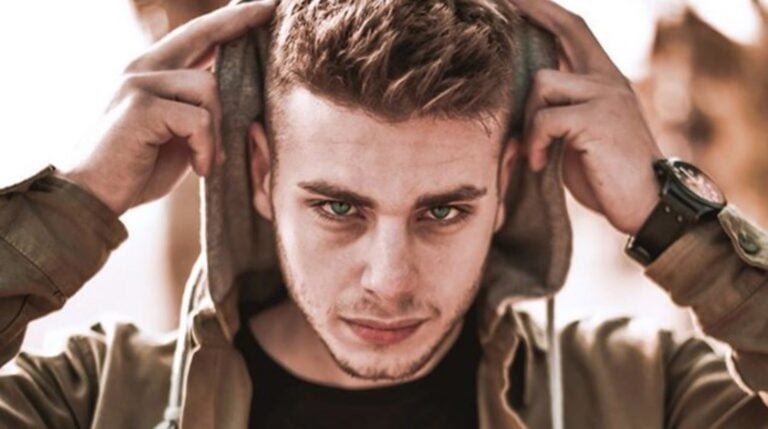 «Έφτασα να ζυγίζω 109 κιλά λόγω επεισοδιακής υπερφαγίας»: H εξομολόγηση του Αλέξανδρου Κοψιάλη για τη νέα του εικόνα