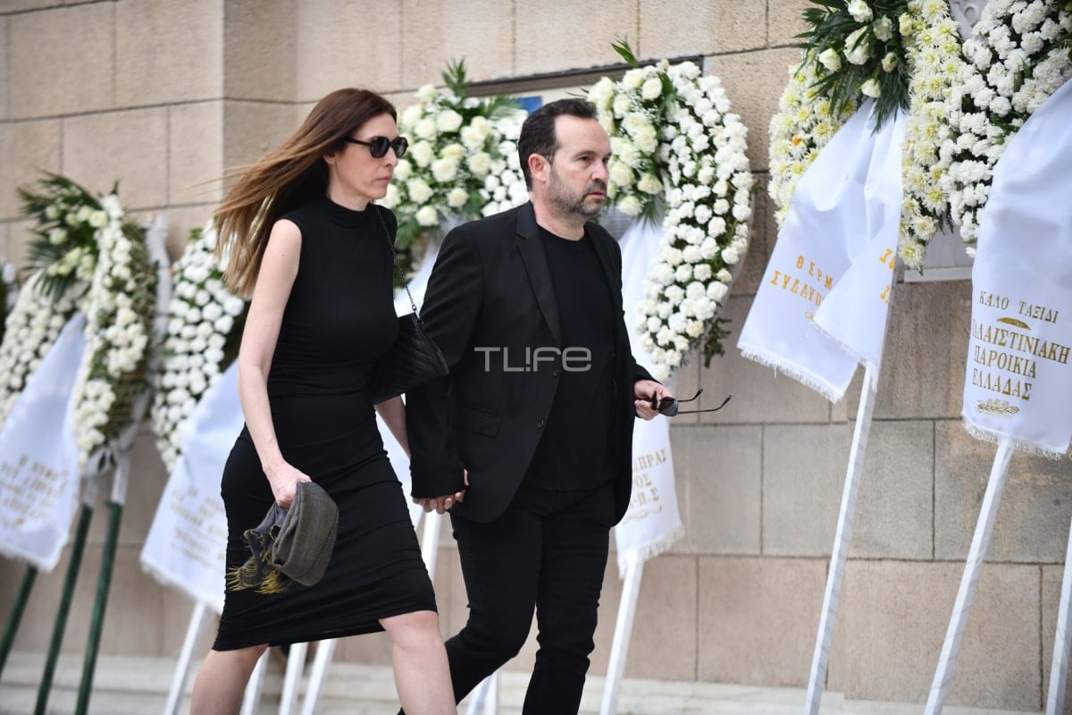 Θλίψη στην κηδεία του Γιάννη Μαρκόπουλου: Το τελευταίο αντίο στον μεγάλο μουσικοσυνθέτη 12 10 3