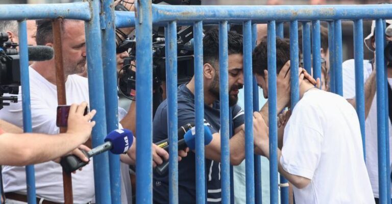 Μπροστά στην κάμερα – Βρήκε τον αδερφό του μετά το ναυάγιο ενώ πίστευε πως ήταν νεκρός