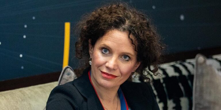 Συνελήφθη στην Αθήνα για απάτη εκατομμυρίων ο σύζυγος της CEO της ΔΕΣΦΑ