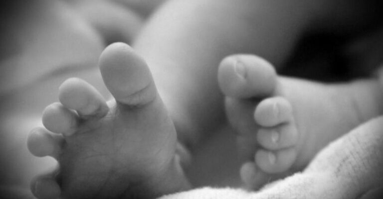 Τραγωδία στη Λαμία: Πέθανε βρέφος μόλις 10 μηνών