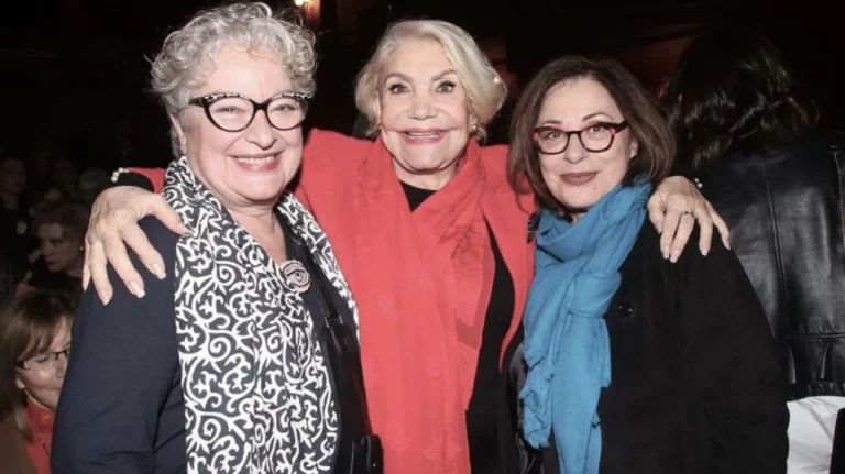 «Τα κορίτσια»: Τάνια Τσανακλίδου, Μαρινέλλα και Χάρις Αλεξίου σε μια φωτογραφία