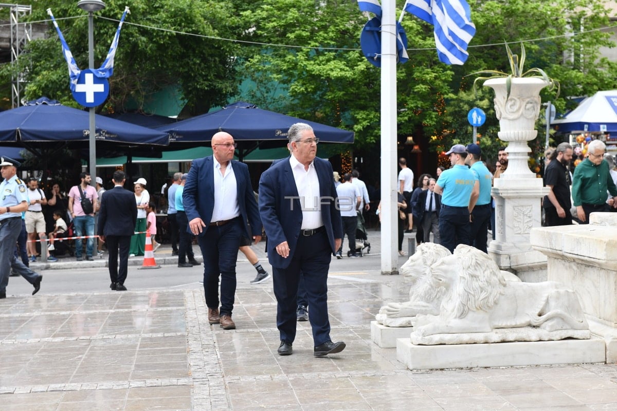 Θλίψη στην κηδεία του Γιάννη Μαρκόπουλου: Το τελευταίο αντίο στον μεγάλο μουσικοσυνθέτη 6 3 5 1