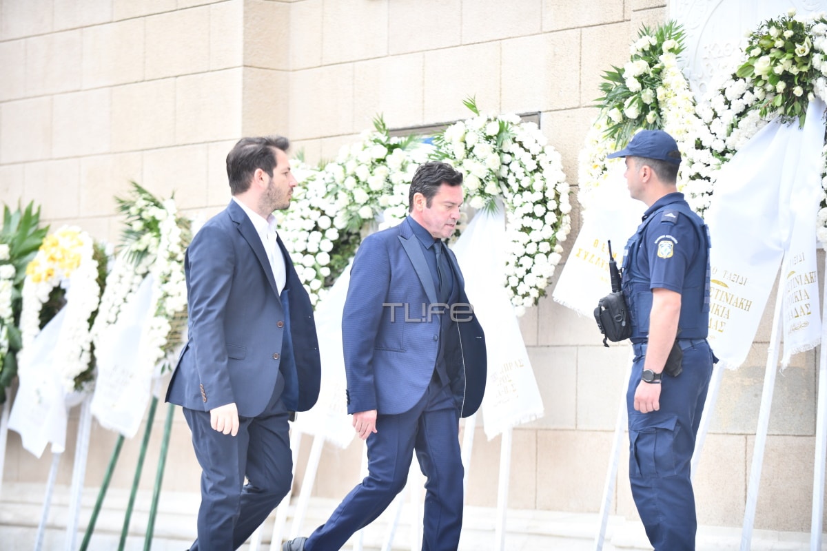 Θλίψη στην κηδεία του Γιάννη Μαρκόπουλου: Το τελευταίο αντίο στον μεγάλο μουσικοσυνθέτη 7 5 4