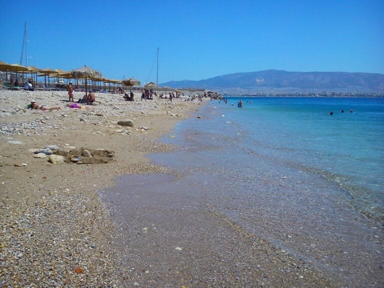 Νεαροί αλλοδαποί προσπάθησαν να βιάσουν 17χρονη στην παραλία Φρεαττύδας