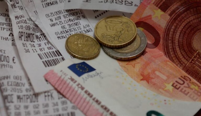 Φορολογικές δηλώσεις: Προσοχή, 10 νέοι κωδικοί στο Ε1. Τι αλλάζει στις ηλεκτρονικές αποδείξεις