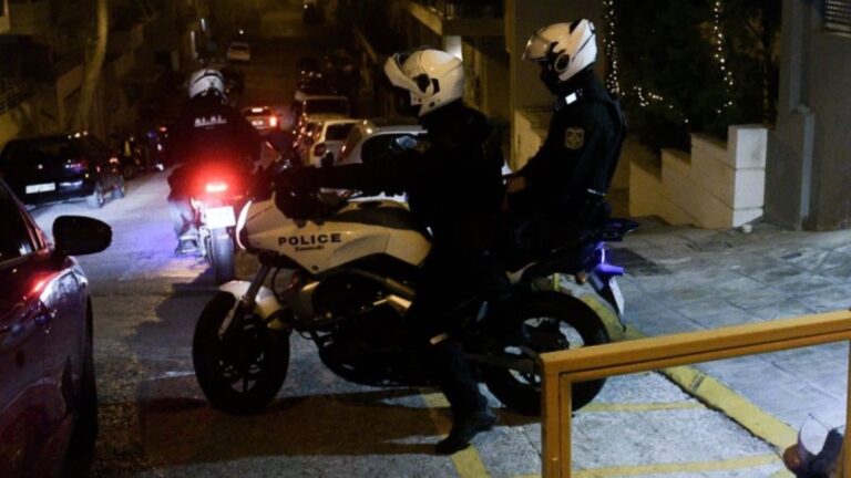 Ελληνικό: Του είπε «φέρε ό,τι έχεις» και τον μαχαίρωσαν στην κοιλιά – Τι λέει φίλος του 17χρονου