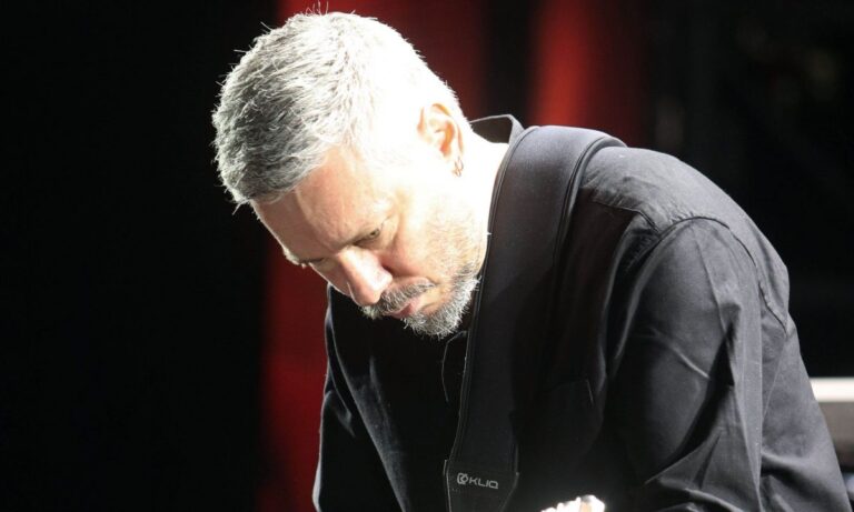 Δύσκολες ώρες για τον Αλκίνοο Ιωαννίδη – «Είναι ο πρώτος από την παρέα μας που φεύγει»