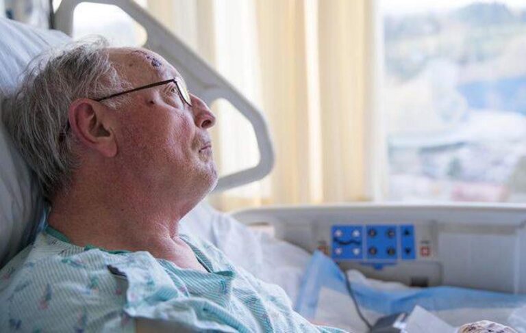 Είμαι χήρος μπαμπάς. Μόλις διαγνώστηκα  με καρκίνο, η σύντροφός μου, με χώρισε