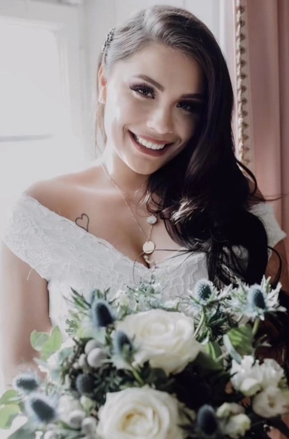 ekane pseytiko gamo gia na gyrisei o proin tis plirosa mechri kai fotografo gia na me vgalei me ton gampro 2