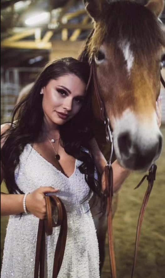 ekane pseytiko gamo gia na gyrisei o proin tis plirosa mechri kai fotografo gia na me vgalei me ton gampro 3