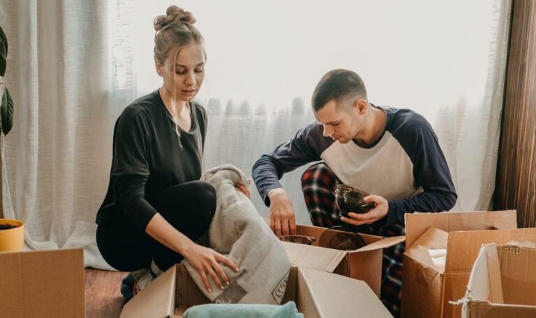 Με το σύντροφό μου συμφωνήσαμε να τον φιλοξενήσω για λίγο και έχουν περάσει 2,5 χρόνια. Πώς να τον διώξω;