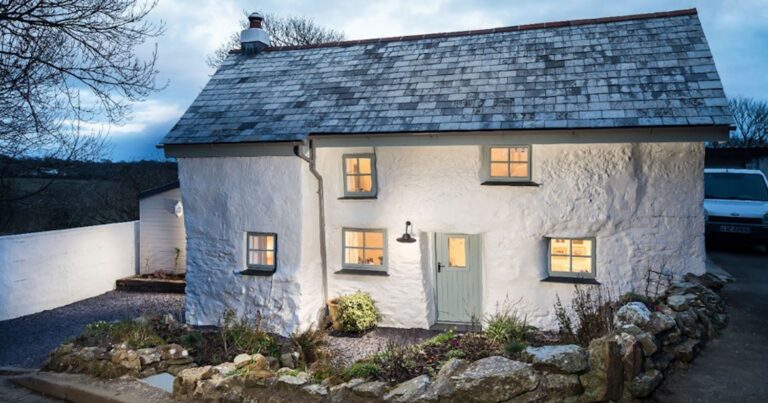 Μεταμόρφωσαν σπίτι του 1680 σε πανέμορφο εξοχικό και το εσωτερικό του μοιάζει βγαλμένο από παραμύθι