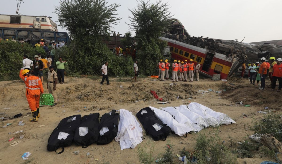 nb india train crash4