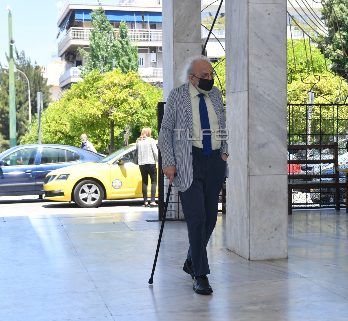 Θρήνος στην κηδεία της Νόνικας Γαληνέα: Συντετριμμένες οι κόρες της 12 nonika5 1