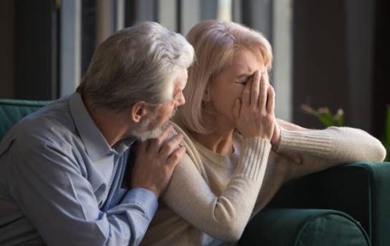 Ο άντρας της συντρόφου μου, πέθανε από καρκίνο. Πώς θα γίνει τώρα να μην πιαστεί από πάνω μου;